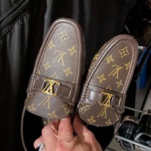 Louis Vuitton loafers like new